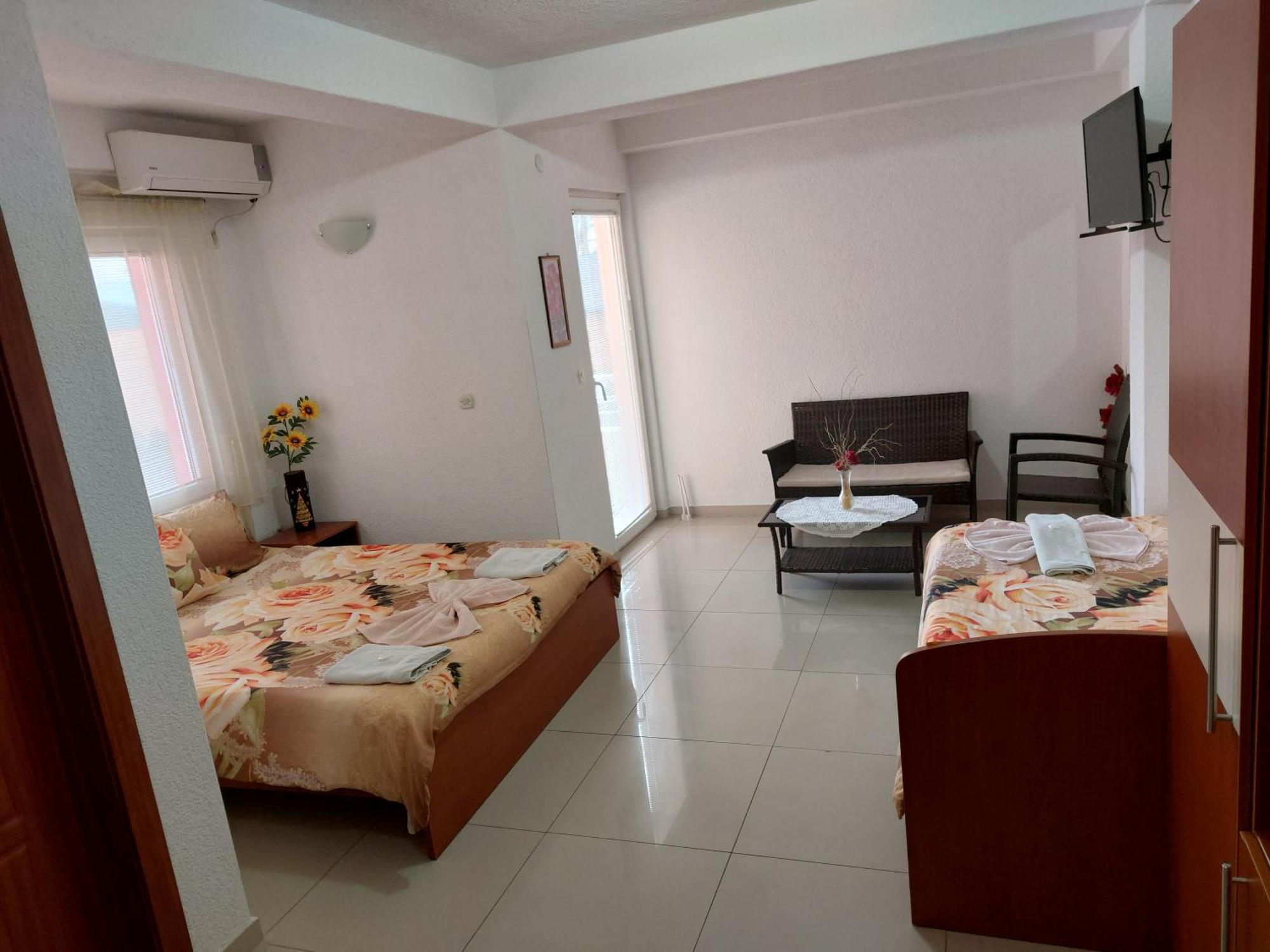 Villa & Apartments Antigona โอครีด ภายนอก รูปภาพ
