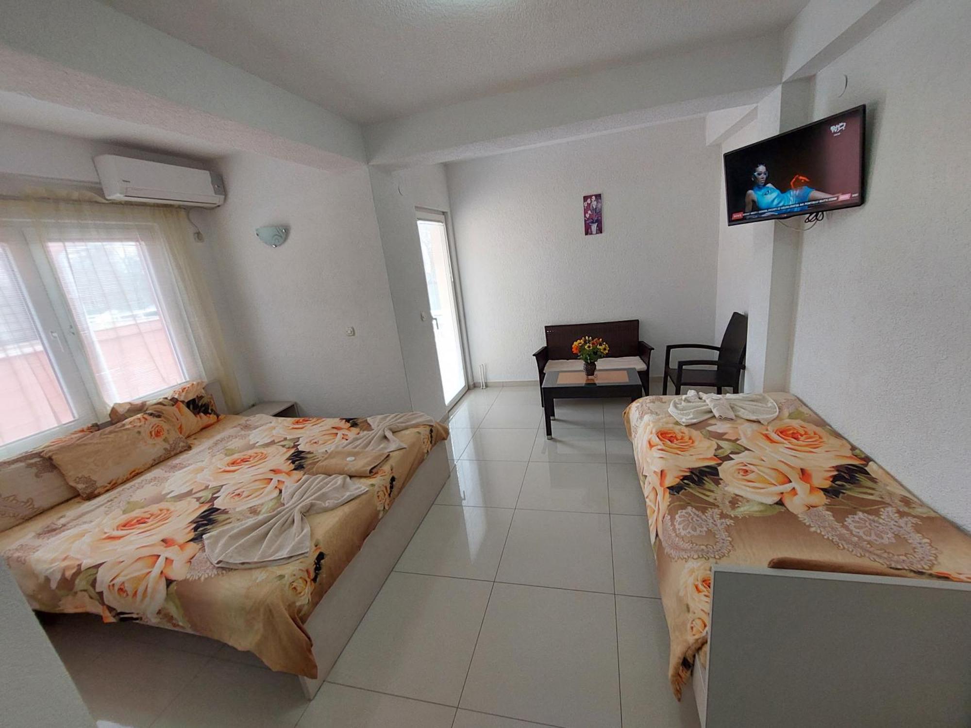 Villa & Apartments Antigona โอครีด ภายนอก รูปภาพ