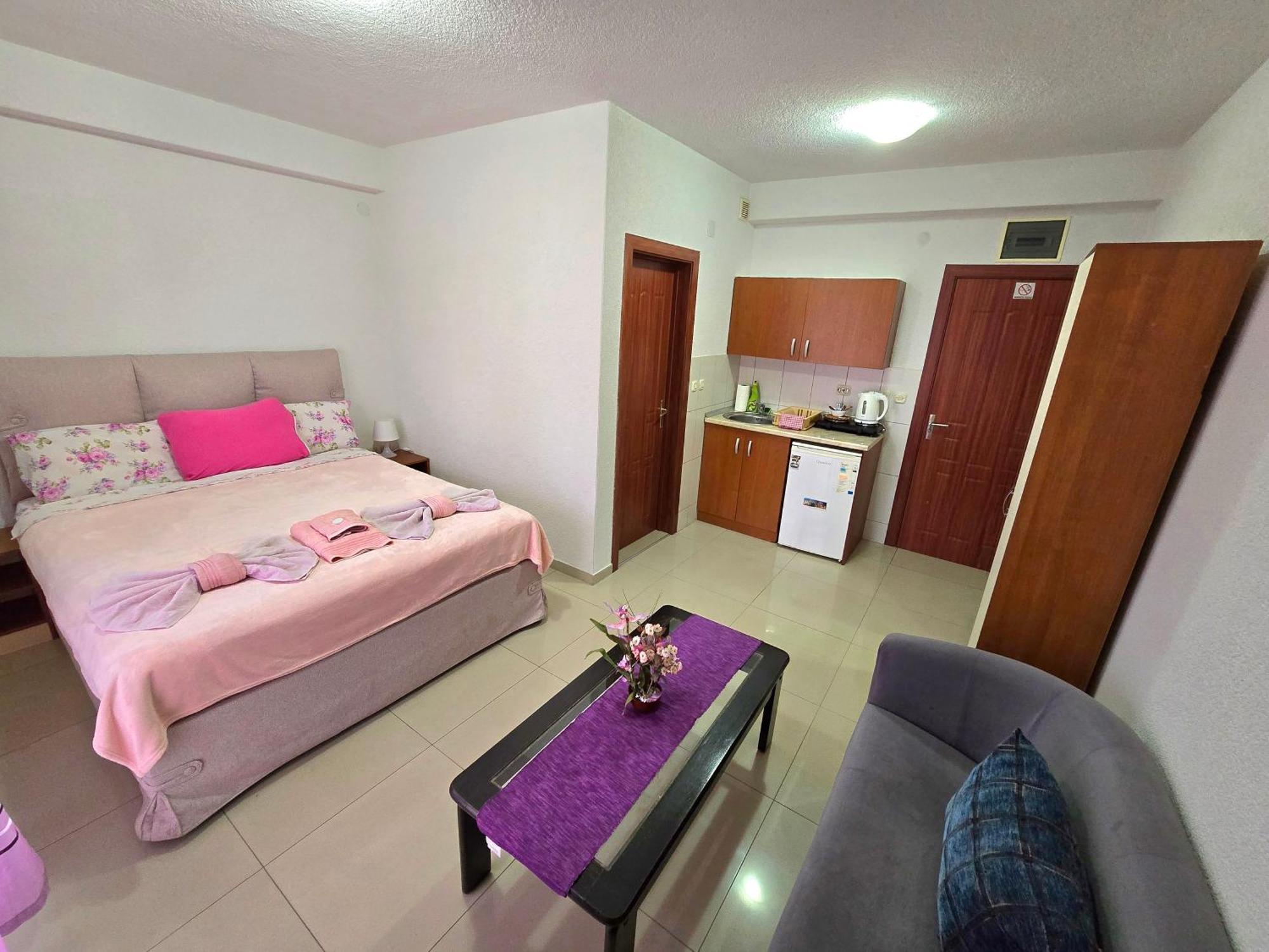 Villa & Apartments Antigona โอครีด ภายนอก รูปภาพ